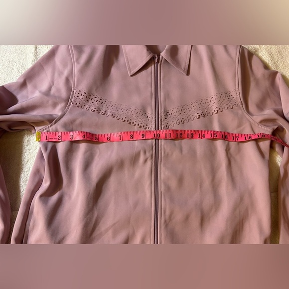 Pink Utility Jacket with Collared Neckline and Elastic Cuffs - Picture 3 of 4